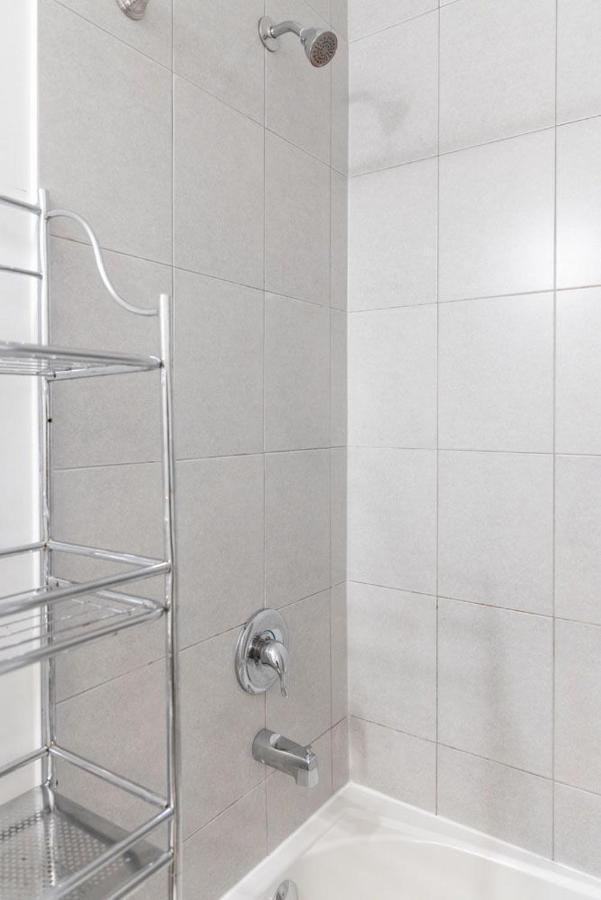 Apartamento Beautiful Townhouse Near Yorkdale Mall, Wilson Subway Toronto Exterior foto