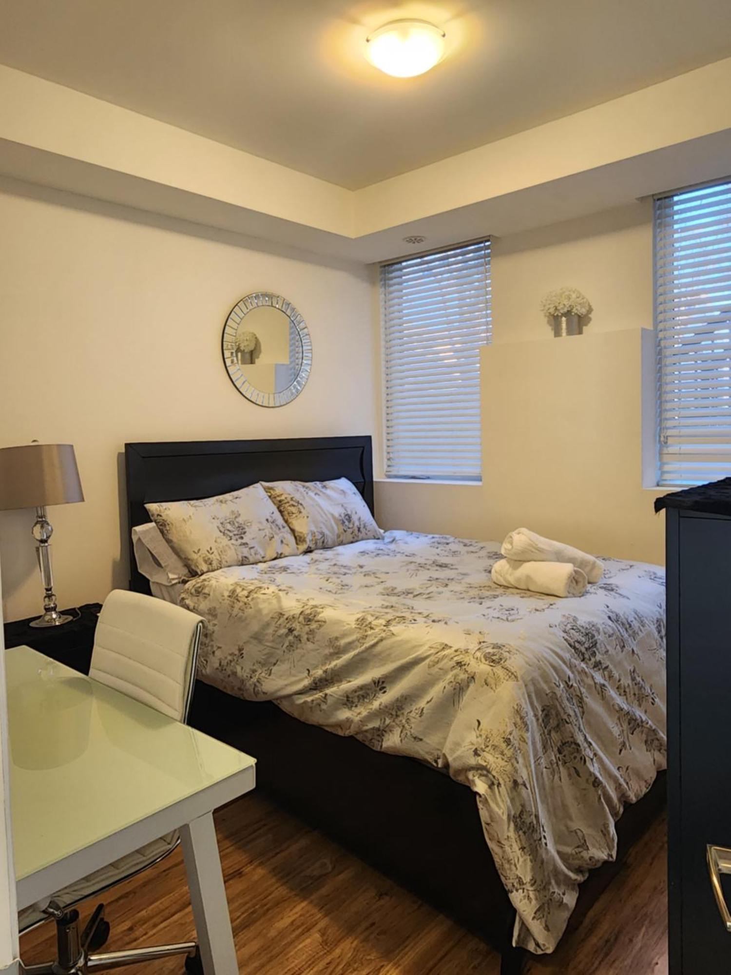 Apartamento Beautiful Townhouse Near Yorkdale Mall, Wilson Subway Toronto Exterior foto